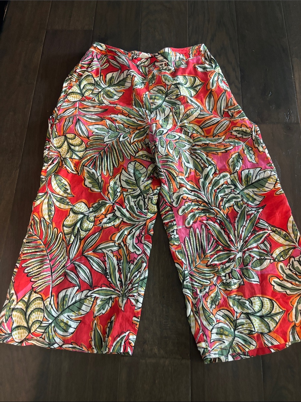 C&C California Red Tropical Print Capris